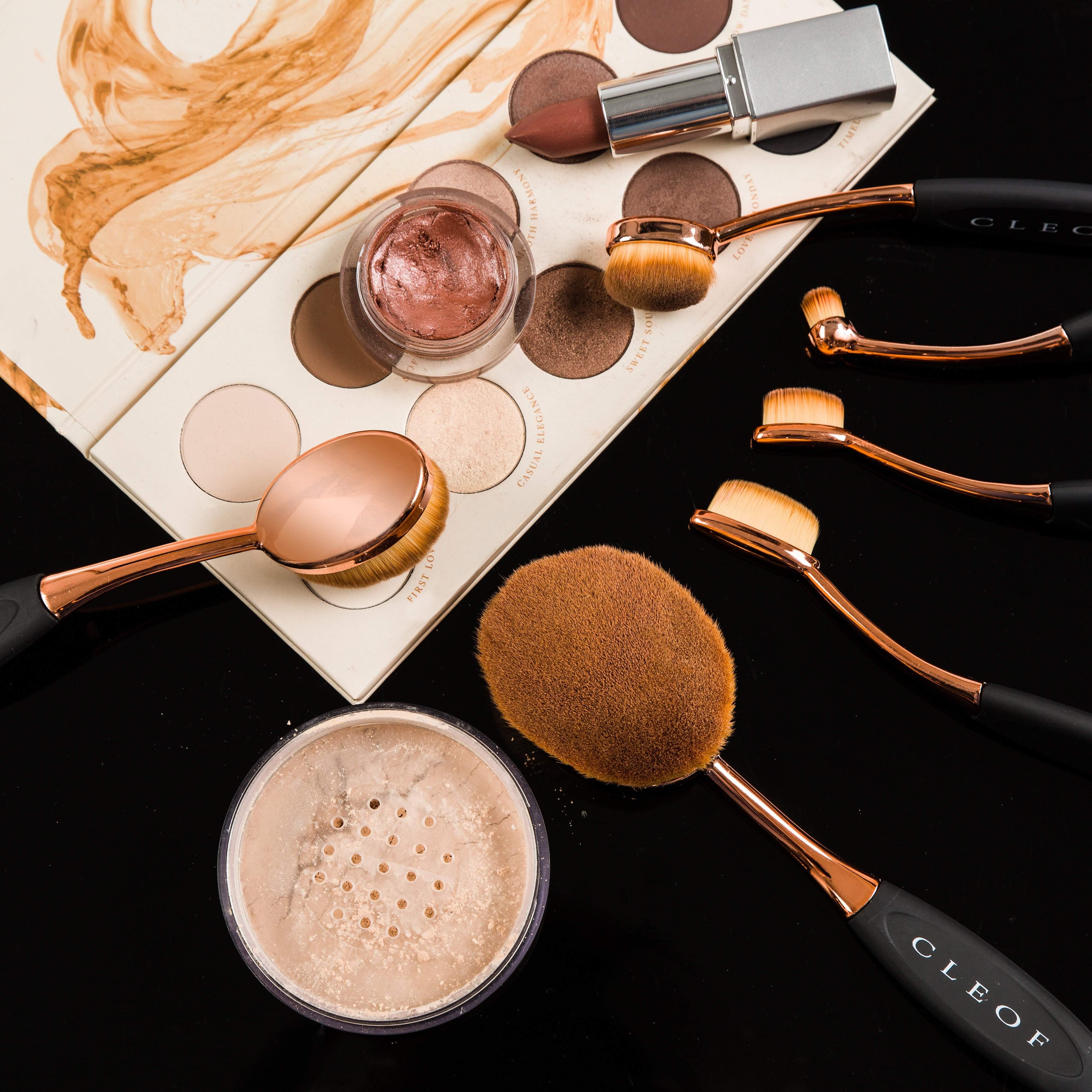 Oval Makeup Brushes - Rose Gold